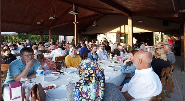 40 yıldır evli çiftler, 40 gündür evli çiftlerle buluştu