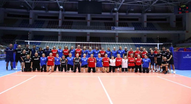 A Milli Kadın Voleybol Takımının Yunanistan ile yaptığı ikili kamp sona erdi