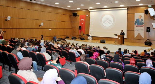 Abdurrahim Karakoç ÇAKÜde anıldı