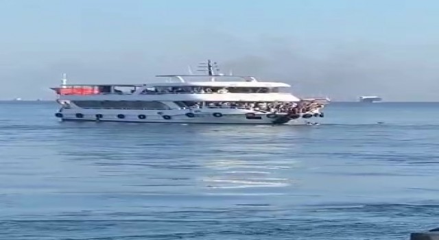 Adalar vapurunda can pazarı: denize düşen kişi kurtarıldı
