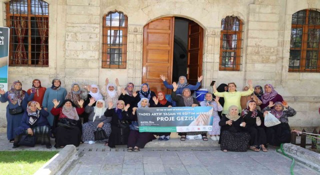 Adıyamanda 65 yaş üstü kadınlara gezi etkinliği