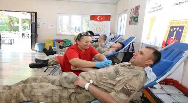Adıyamanda jandarmadan kan bağışı