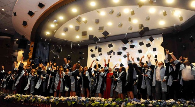 ADÜ Söke Sağlık Hizmetleri MYOda mezuniyet töreni gerçekleştirildi