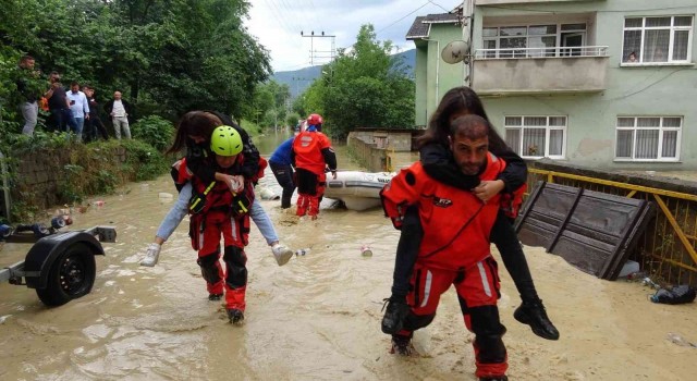 AFAD Başkanı Sezer: 235 vatandaşımız tahliye edildi