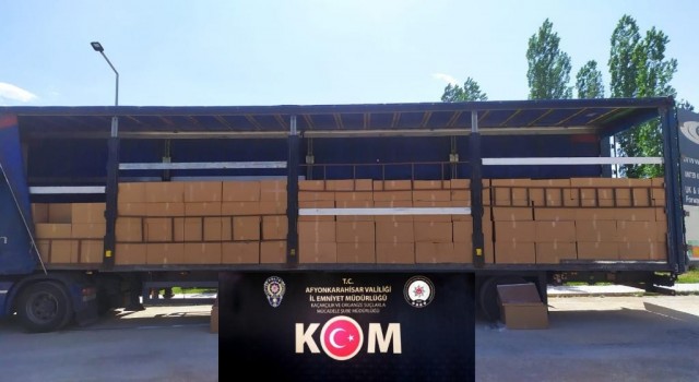 Afyonkarahisar polisinden dev ‘makaron operasyonu