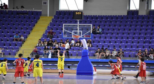 Afyonkarahisarda Basketbol Mahalli Müsabakaları sona erdi