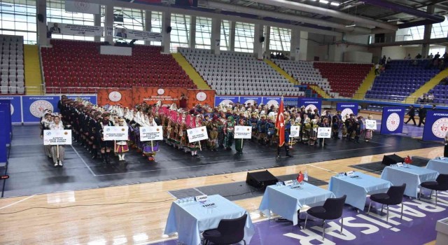 Afyonkarahisarda halk oyunları bölge yarışması düzenlendi