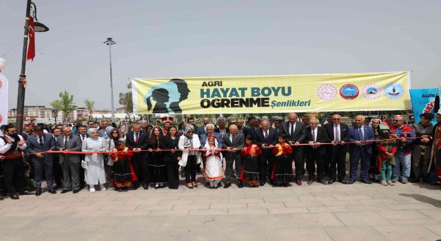Ağrıda Hayat Boyu Öğrenme Şenliği düzenlendi