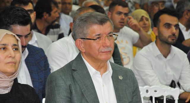 Ahmet Davutoğlu: "Mandacı olduğuma dair belge varsa asın beni"