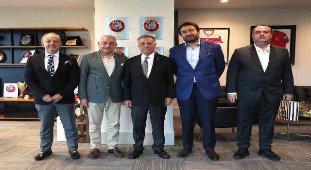 Ahmet Nur Çebiden, TFF Başkanı Mehmet Büyükekşiye ziyaret