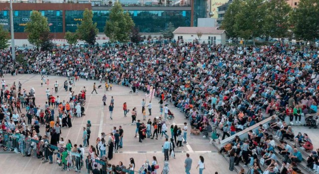 Alan: Karabükte miting gibi açılış