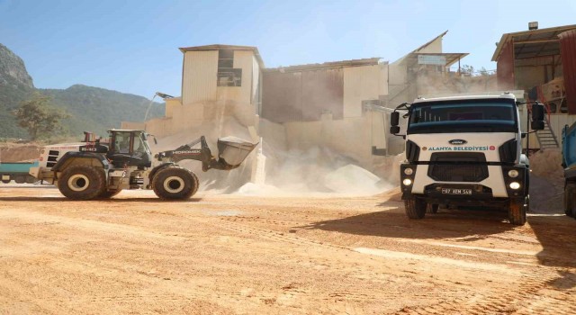 Alanya Belediyesi maden kalker ocağında üretimi 2 katına çıkardı