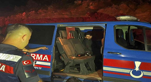 Alanyada ormanı yakan şüpheli suçüstü yakalandı