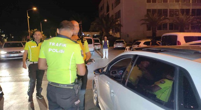Alanyada trafik denetimlerinde sürücüler cezadan kurtulmak için binbir bahane üretti