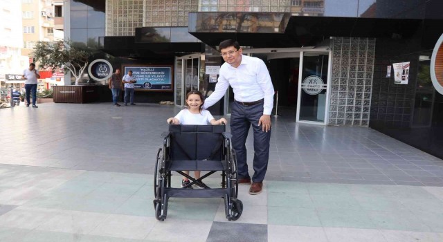 Altı yaşındaki Nursel, Nazilliye örnek oldu
