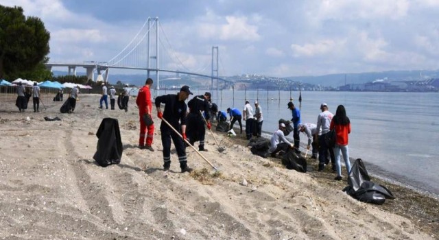 Altınova Hersek Plajında çevre temizliği seferberliği