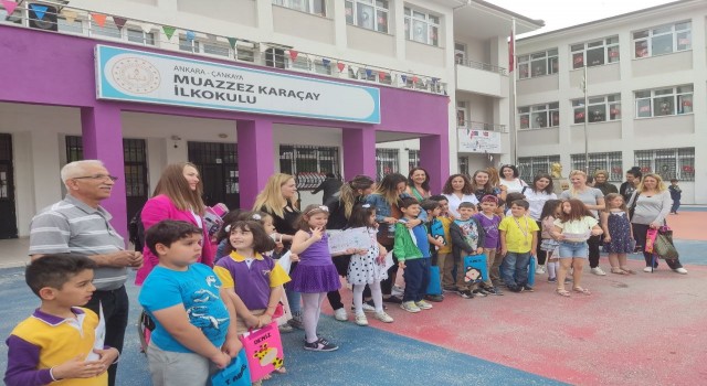Ankarada öğrenciler karne heyecanı yaşadı