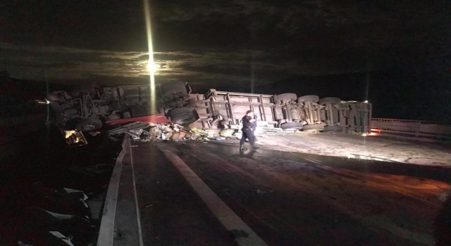 Ankarada tır devrildi: 1 yaralı