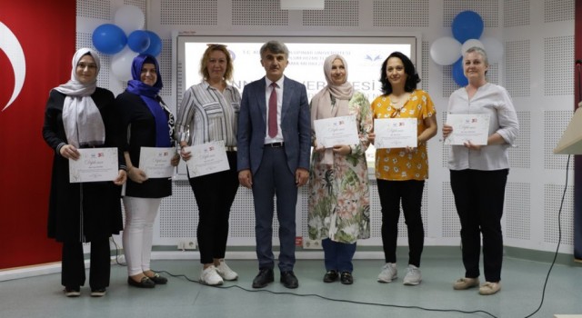 Anne Üniversitesinde mezuniyet heyecanı