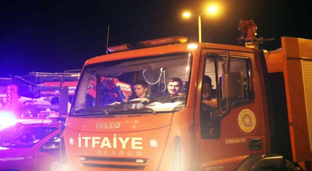 Antalya Büyükşehirden Marmarise 7 araç ve 17 personel yardımı