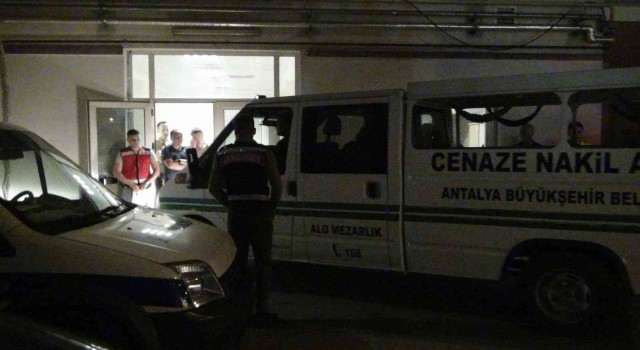 Antalyada kahvehanede çıkan tartışma kanlı bitti: 1 ölü