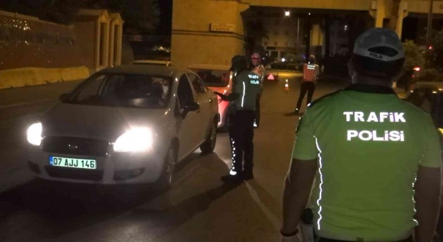 Antalyada sürücülere alkol kontrolü