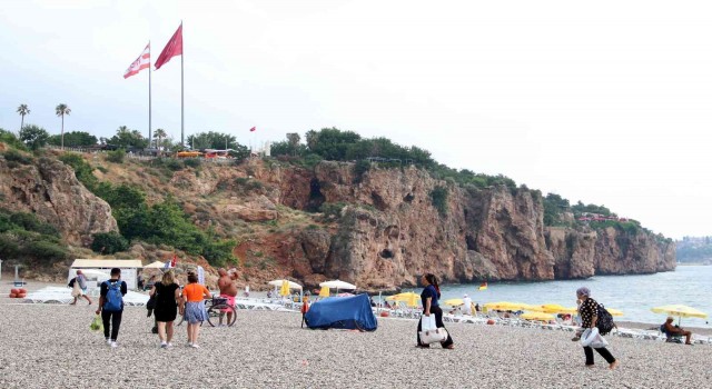 Antalyada yaz yağmuru
