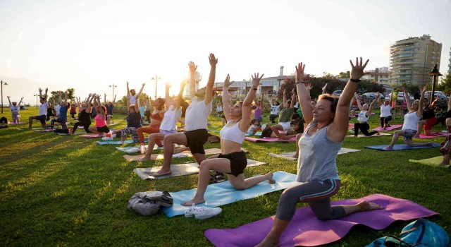 Antalyanın Akdenize uzanan en uç noktasında yoga