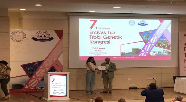 Araştırma Görevlisi Erbaş, poster dalında üçüncülük ödülü kazandı