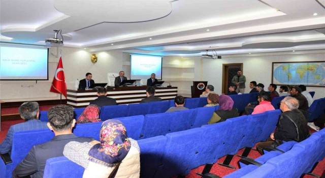 Ardahan Valisi Hüseyin Öner Halk Günü Toplantısında vatandaşları dinledi