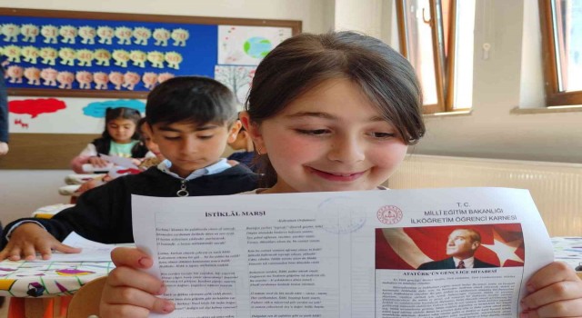 Ardahanda öğrencilerin karne heyecanı