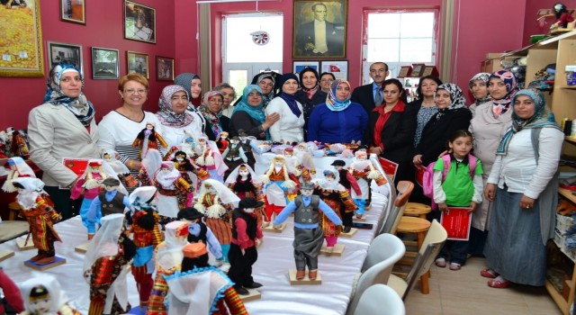 Aşhan Bacı bebekleri görücüye çıktı