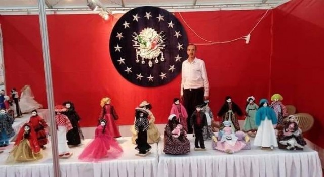 Aşhan Bacı bebekleri usta öğreticisine sanatçı kimlik kartı