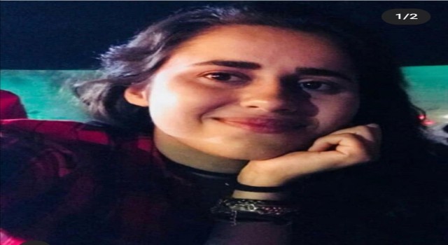 Ataşehirde 22 yaşındaki kadına otomobilin çarptığı kaza kamerada