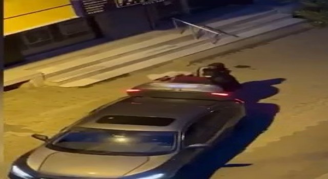 Ataşehirde evden çelik kasa çalan şüpheliler vatandaş kamerasına yakalandı