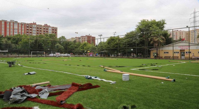 Ataşehirde “Şehit Öğretmen Hüseyin Ağırman Parkı Futbol Sahası” yepyeni bir görünümüne kavuştu