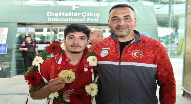 Avrupa Şampiyonu milli halterci Muhammed Furkan Özbeke coşkulu karşılama