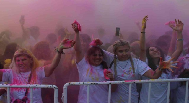 Aydın Büyükşehir Belediyesi gençleri Aydınfestte buluşturdu