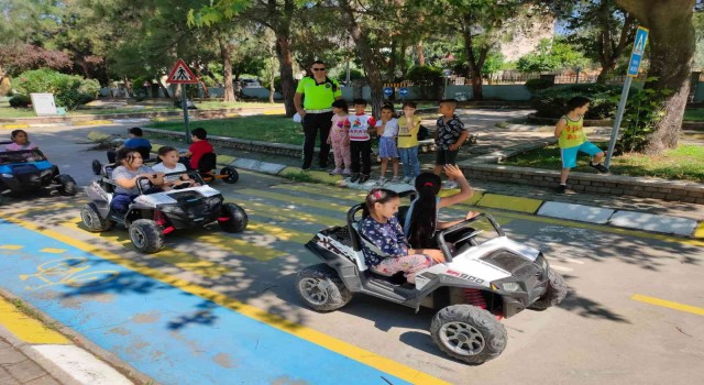 Aydında 20 öğrenci “trafik dedektifi” oldu