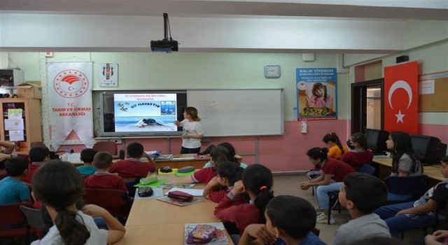 Aydında öğrencilere su ürünleri ve faydaları anlatılmaya devam ediyor
