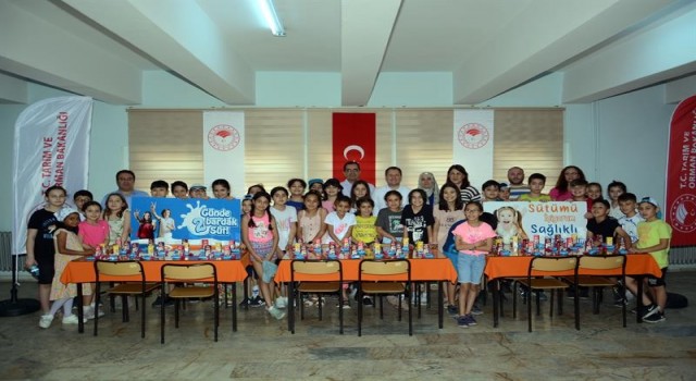Aydında öğrencilere süt dağıtıldı, sütün faydaları anlatıldı