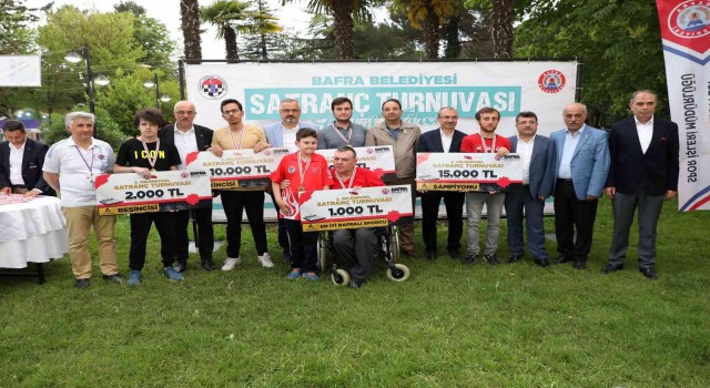 Bafrada satranç turnuvasında ödüller sahiplerini buldu