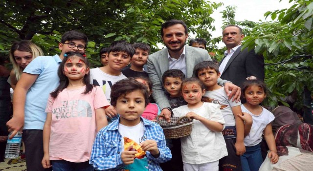 Bağcılarda 11. Kiraz Festivali renkli görüntülere sahne oldu
