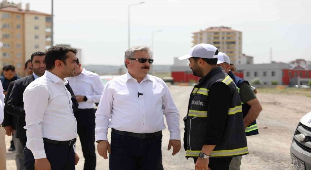 Bahçelievler Mahallesinde yeni yol yapım ve çevre düzenlemesi yapılıyor