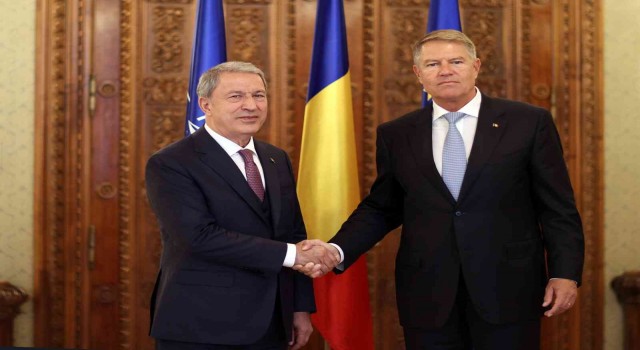 Bakan Akar, Romanya Cumhurbaşkanı Iohannis ile görüştü