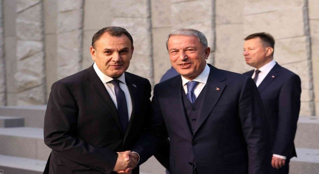 Bakan Akar, Yunanistanlı mevkidaşı Panagiotopoulos ile görüştü