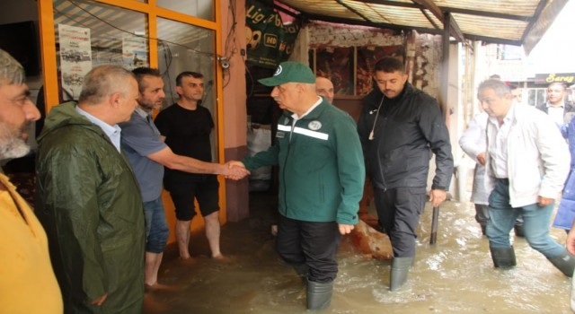 Bakan Kirişçi selin vurduğu Saltukovada