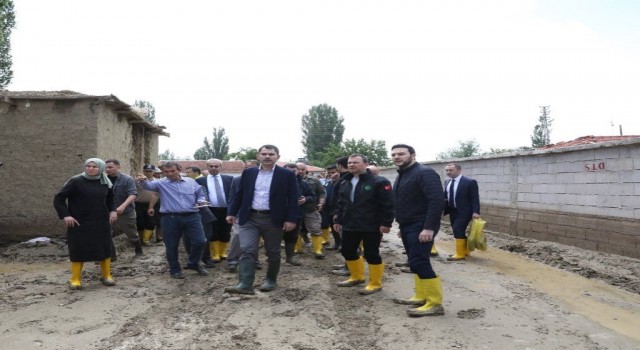 Bakan Kurum, selden etkilenen Haymanada incelemelerde bulundu