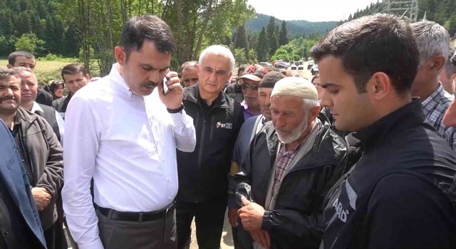 Bakan Kurum, sele kapılan 22 yaşındaki gencin babasıyla görüştü