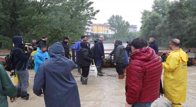 Bakan Soylu, Bartında sel boyutunu izlerini sabahın ilk saatlerinde yerinde inceledi